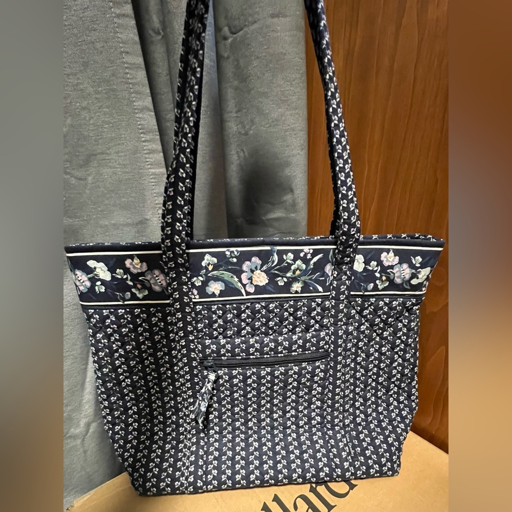 Vera Bradley Large Vera Tote Blue Floral